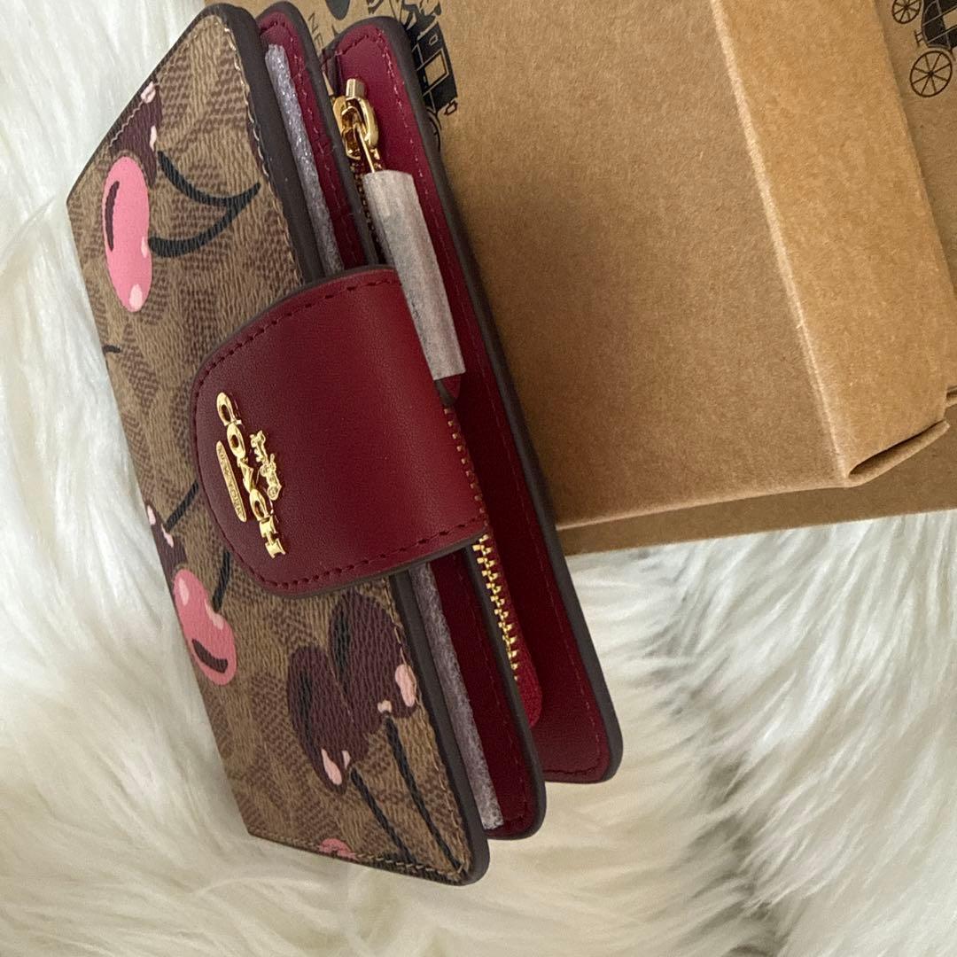 COACH チェリー柄 二つ折り財布