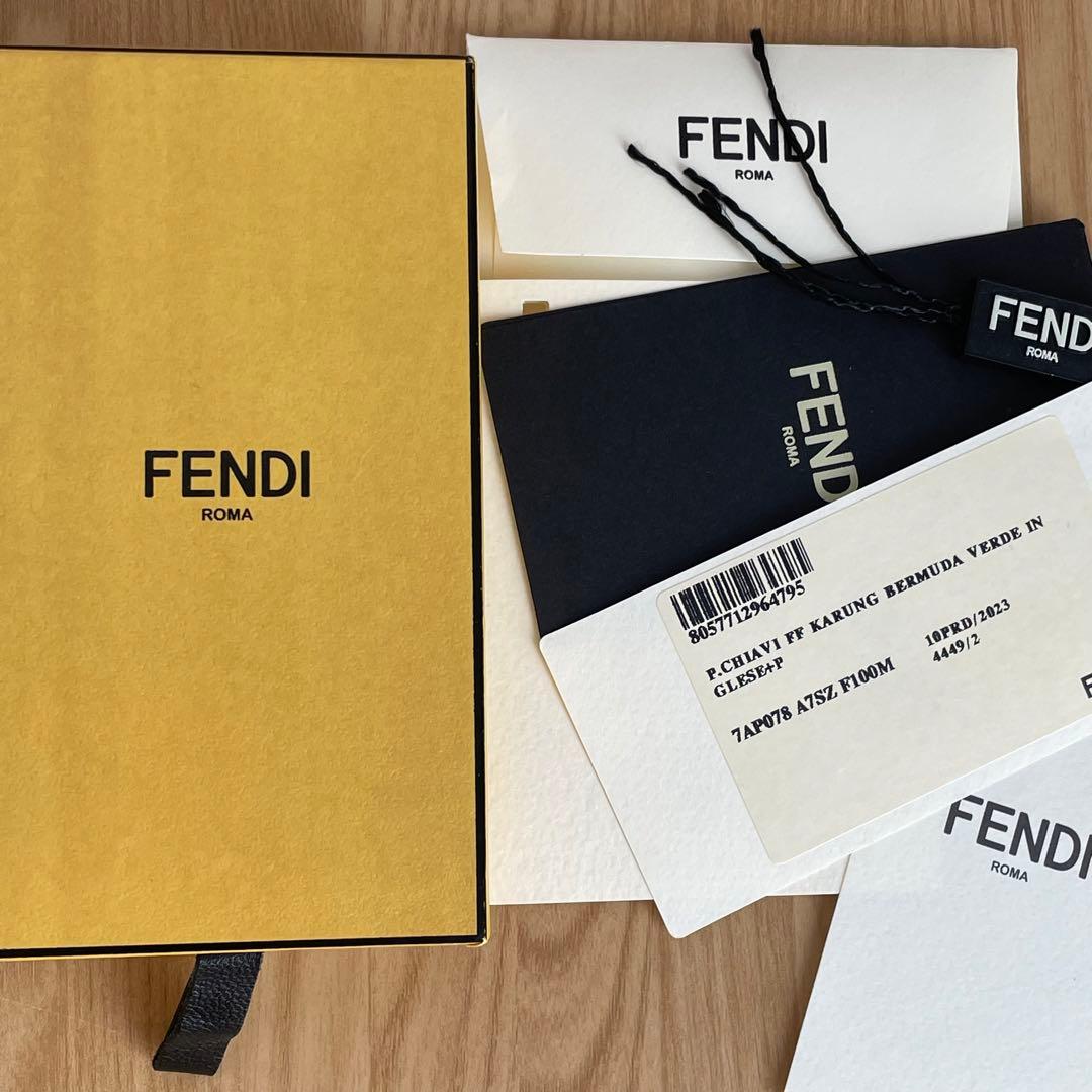 極美品　FENDI フェンディ　スクエアFF 　キーホルダー　ダークグリーン
