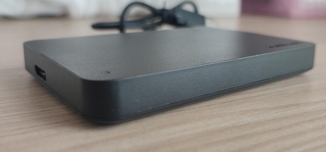 東芝 ポータブルハードディスク Canvio 1TB