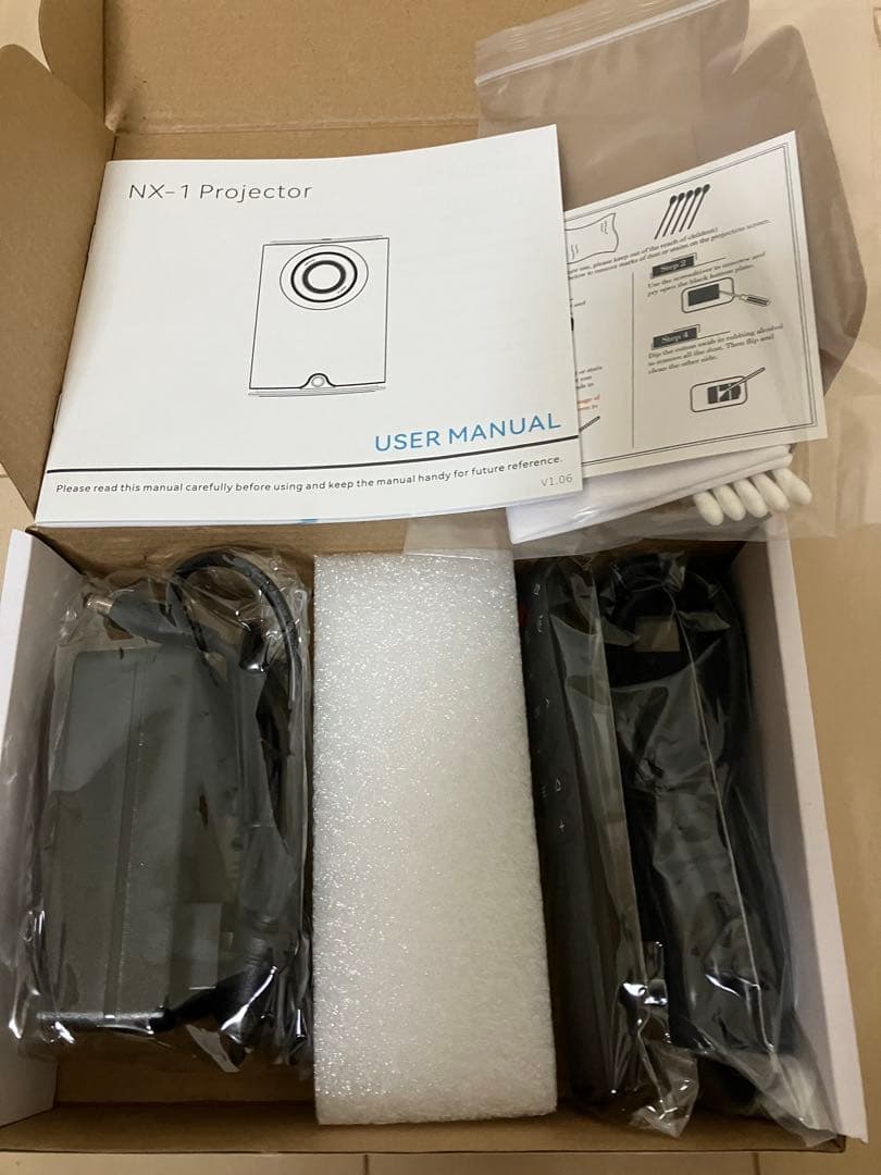 新品 NX-1 プロジェクター 黒 4K対応 軽量モデル