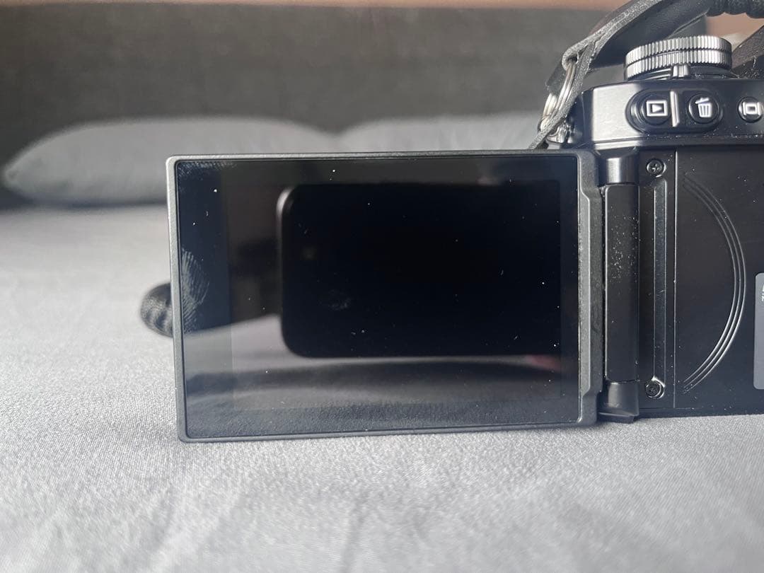 Nikon Z fc 28mm f/2.8 ［レンズ・ストラップ・充電器付き］