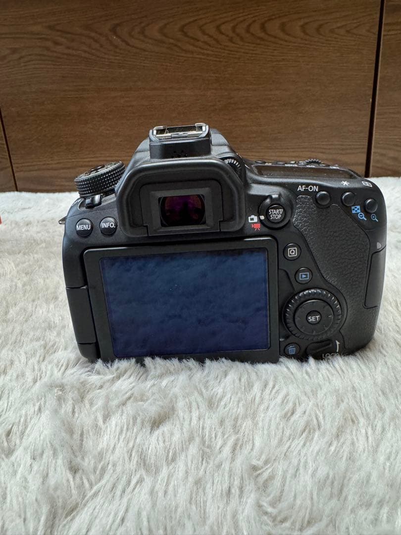 美品！Canon EOS80D標準レンズセット