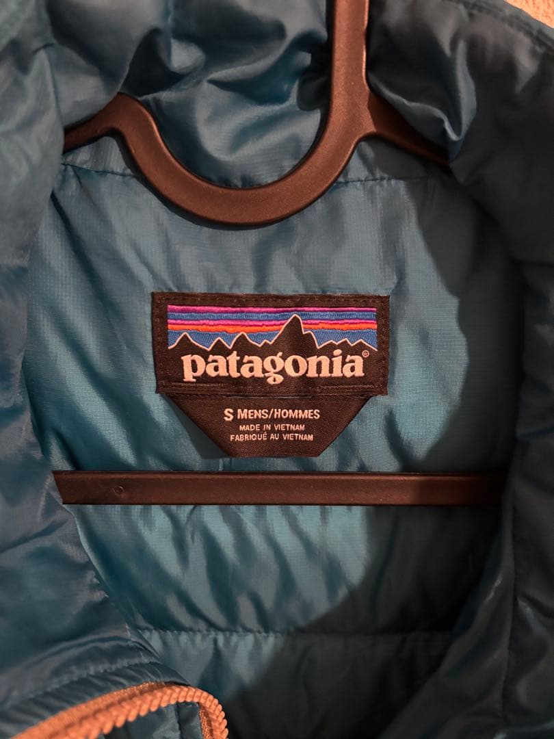 patagonia ダウンジャケット S 青