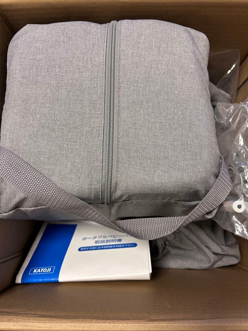 KATOJI カトージ　おむつ替えテーブル付きポータブルベビーベッド