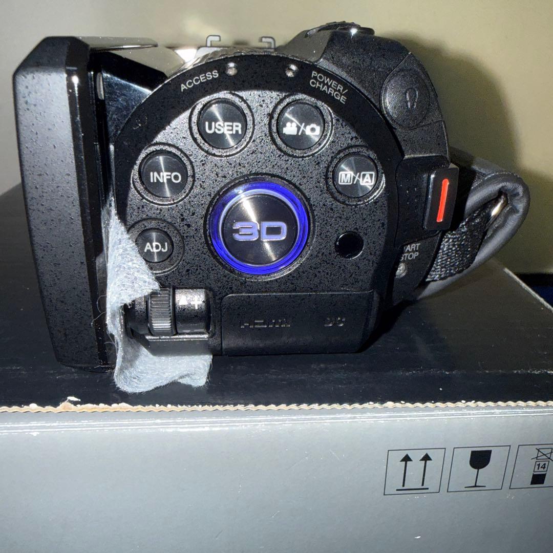 新品JVC GS-TD1-B 3D FULL HD ビデオカメラ