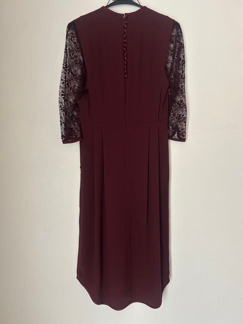 mame バーガンディ レース袖 ひざ丈ワンピース