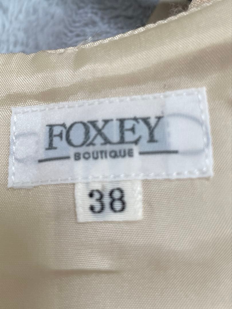 【FOXEY 】フォクシー ノースリーブ タイトワンピース ベージュ　サイズ38