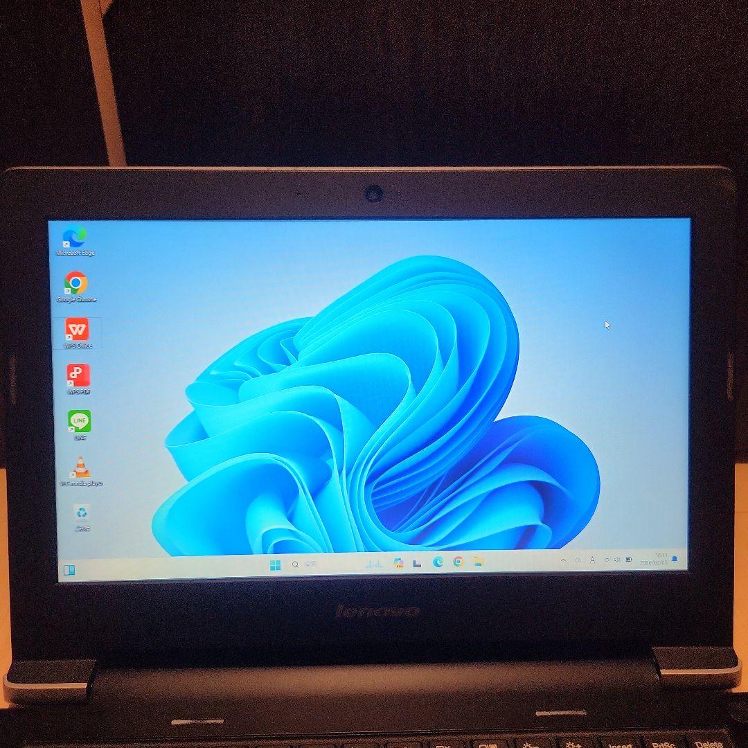 ⭐お値下げ❗　ノートパソコン　薄型　軽量　Lenovo　持ち運び可能❗❗