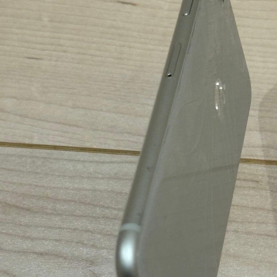 【SIMフリー化済】Apple iPhone 8 256GB シルバー 本体