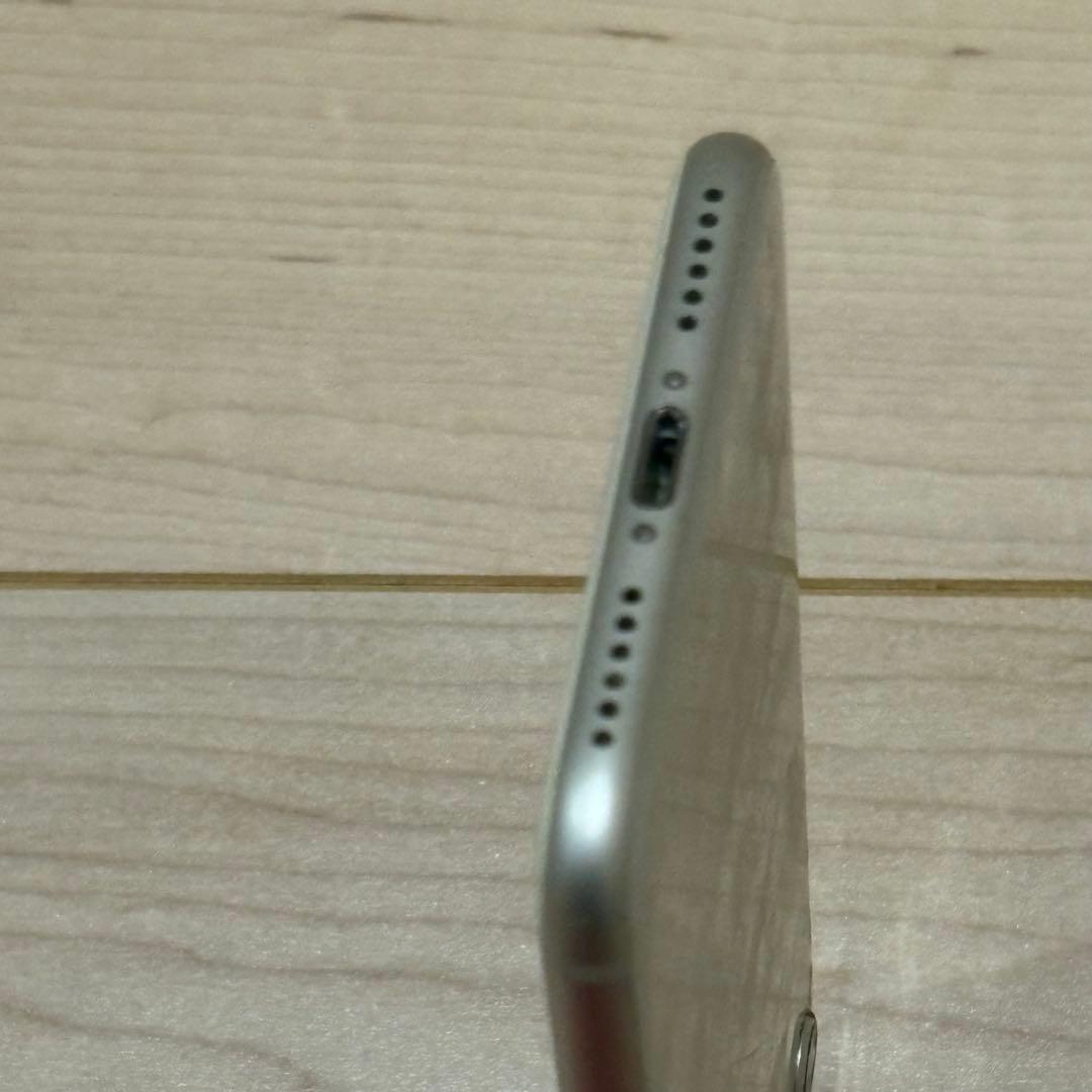 【SIMフリー化済】Apple iPhone 8 256GB シルバー 本体