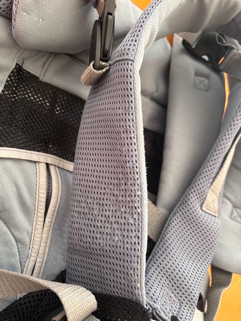 puk　Aprica Lacris抱っこ紐 グレー