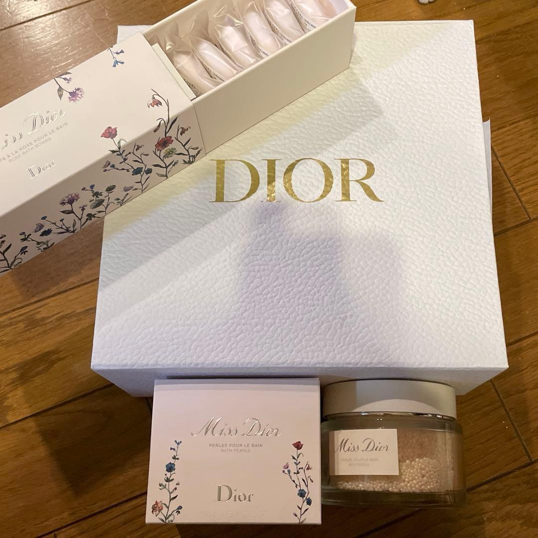 Miss Dior バスボム ギフトボックス 1