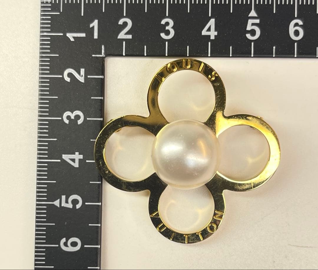 LOUISVUITTON(ルイ・ヴィトン)ブローチ