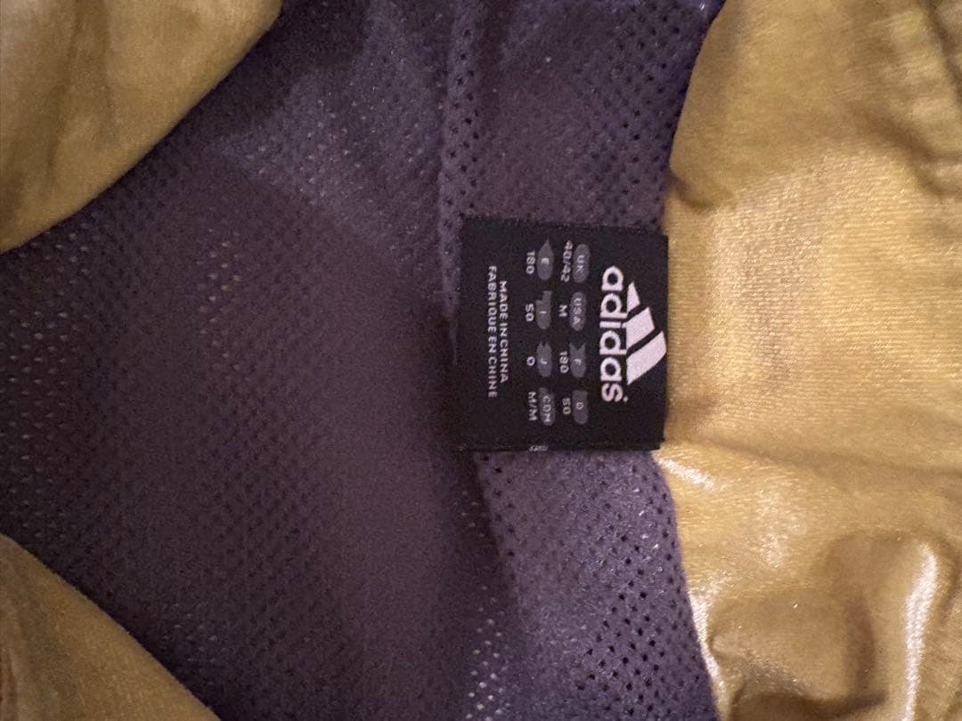 adidasベロアセットアップ