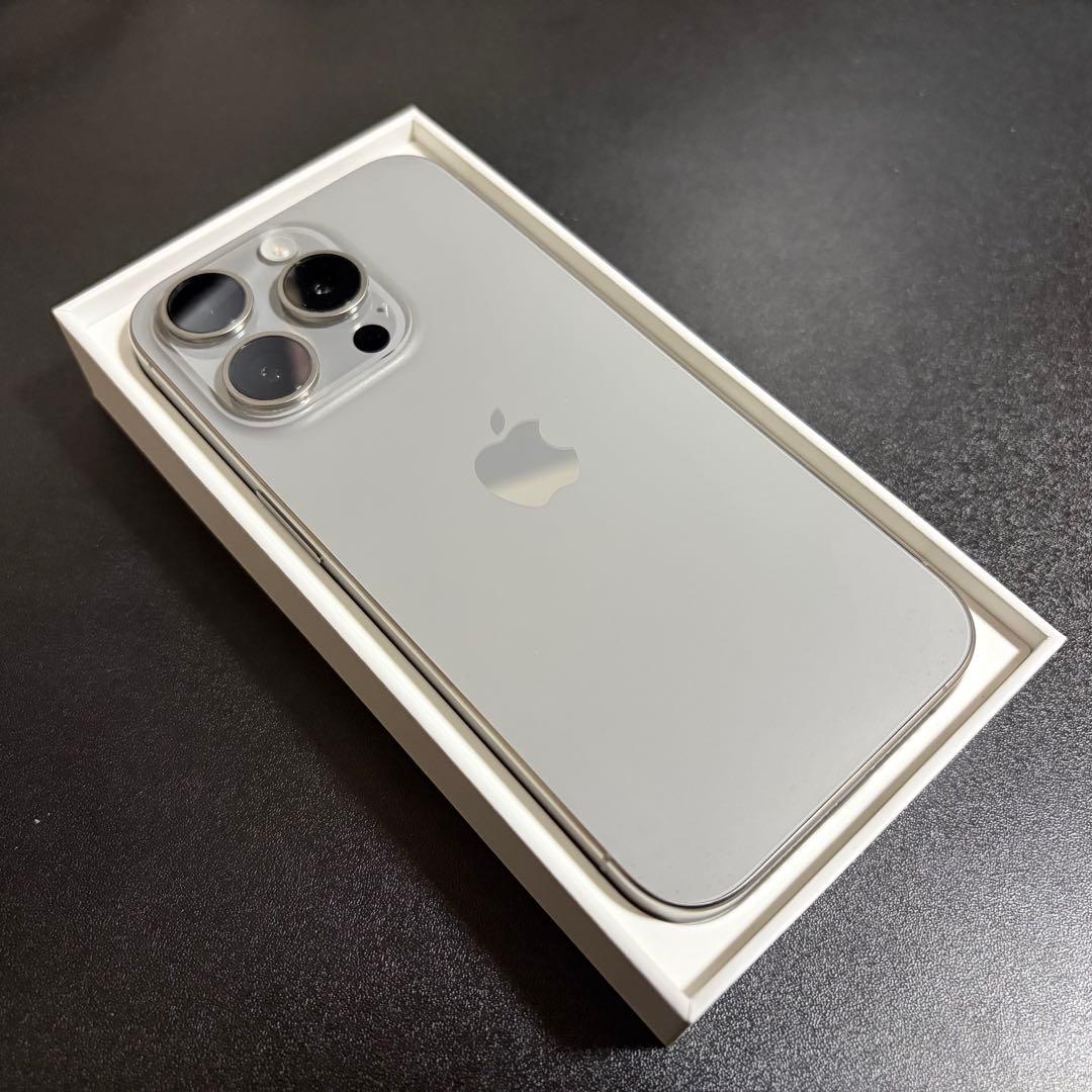 「ゆかりんご 」iPhone15pro ナチュラルチタニウム128GB