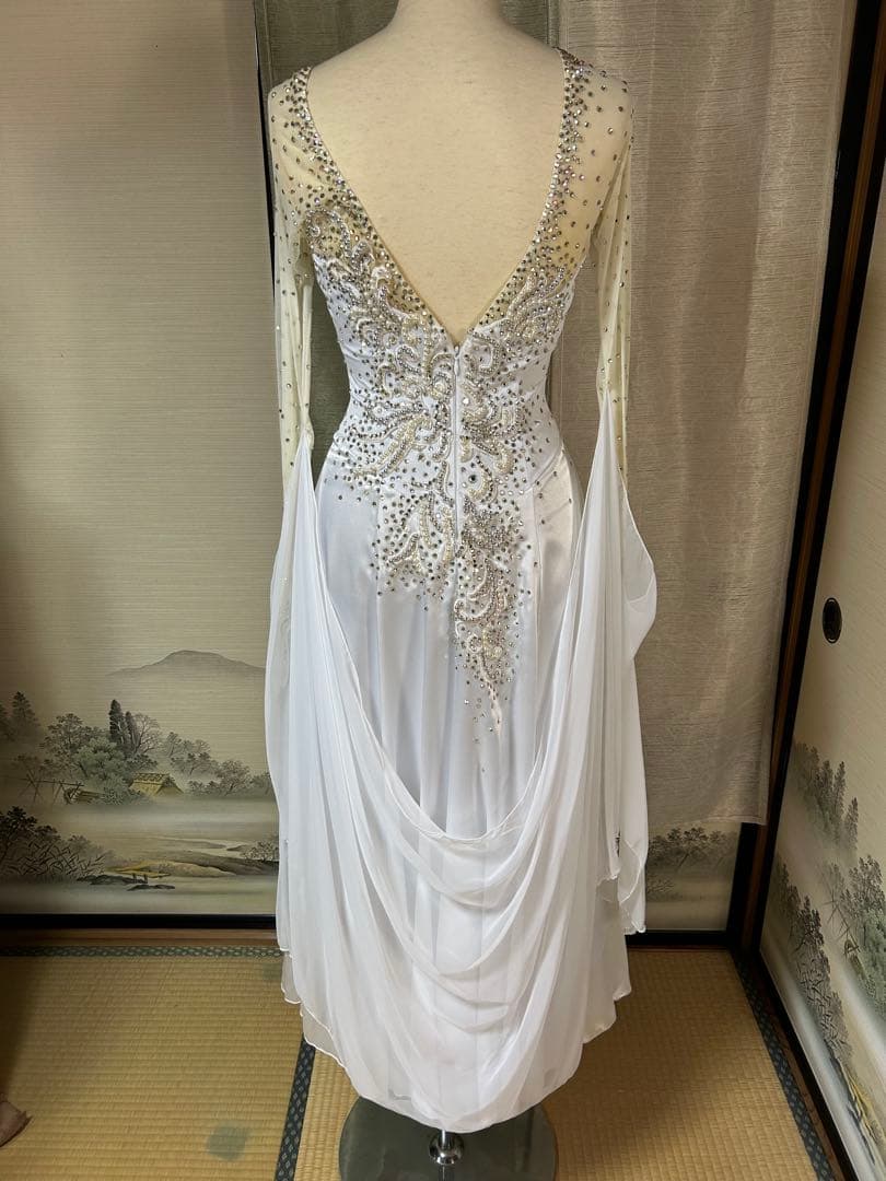 社交ダンスドレス ホワイトビーズ装飾長袖ダンスドレス Mサイズ