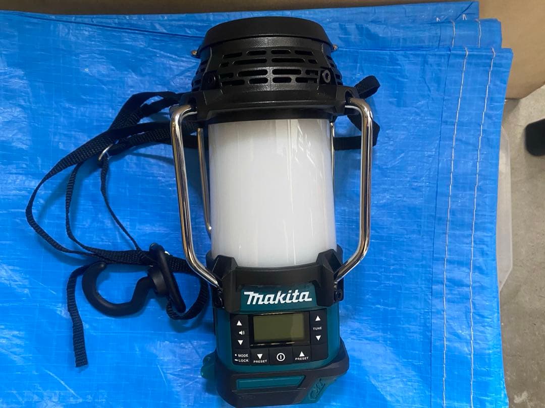 マキタ　充電式ランタン付ラジオ MR053