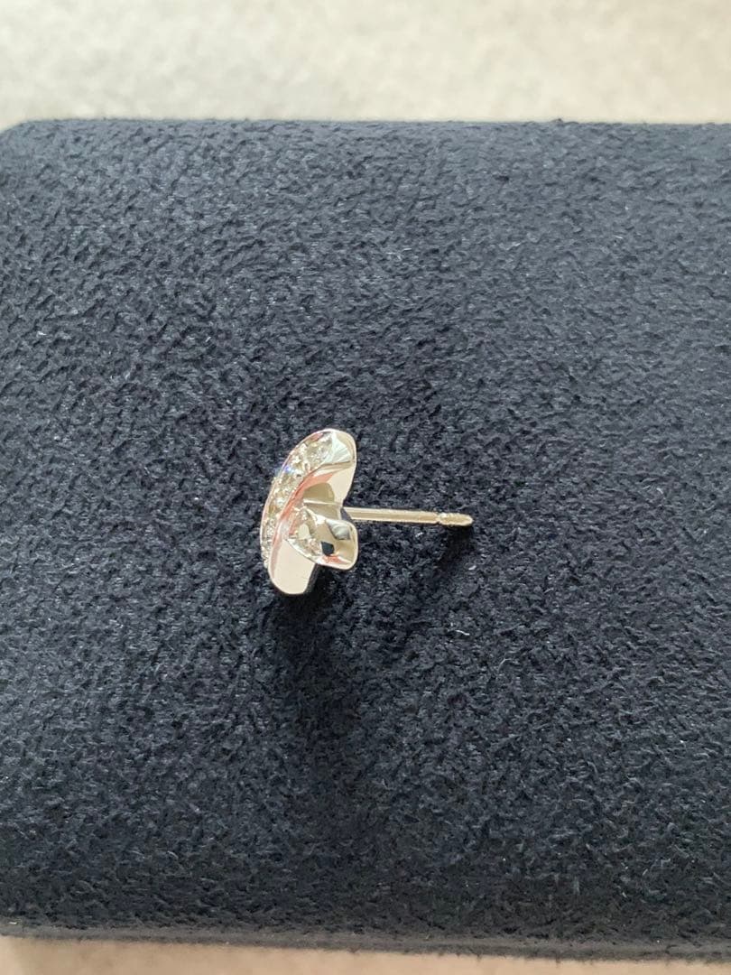 ティファニー　ダイヤピアス片耳