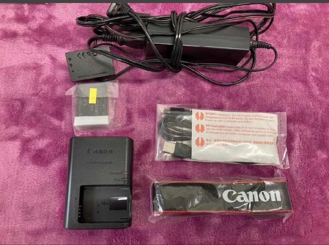 Canon EOS Kiss X7 デジタル一眼レフカメラ　ダブルズームキット1