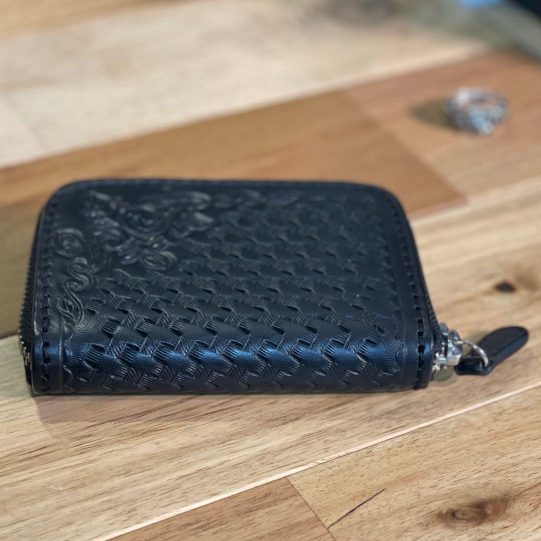 SAAD ラウンドファスナー カービング コンパクト ウォレット ケース