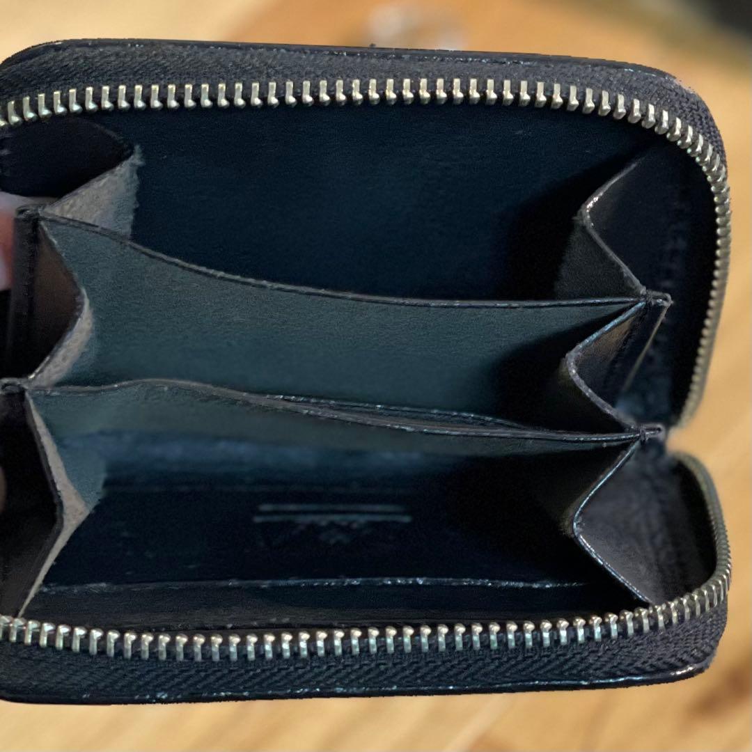 SAAD ラウンドファスナー カービング コンパクト ウォレット ケース