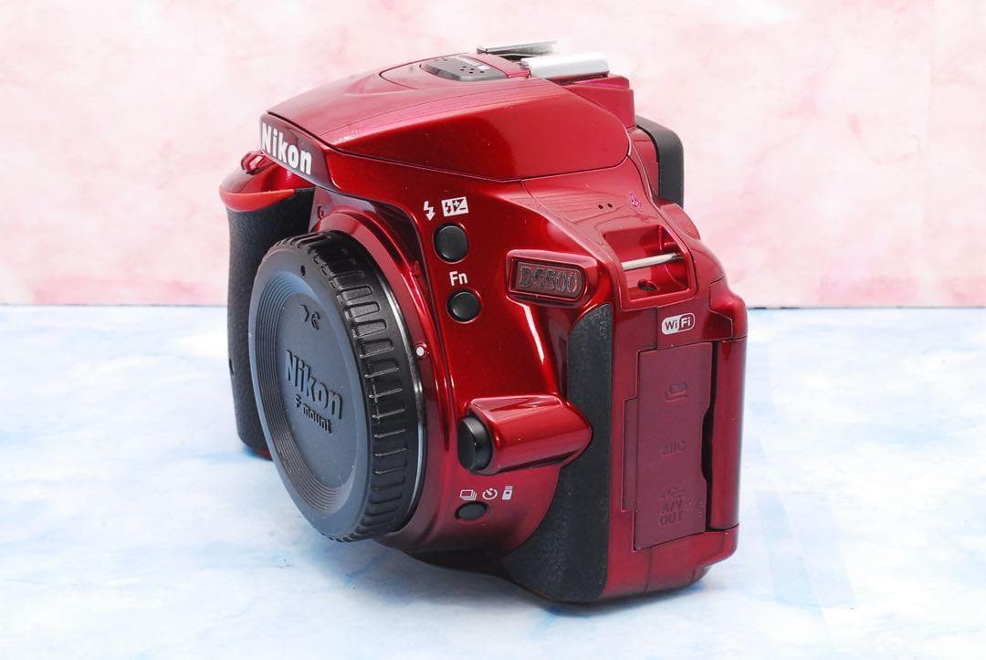 Nikon D5500☆Wレンズ☆一眼レフカメラ☆Wi-Fi☆レッドボディ