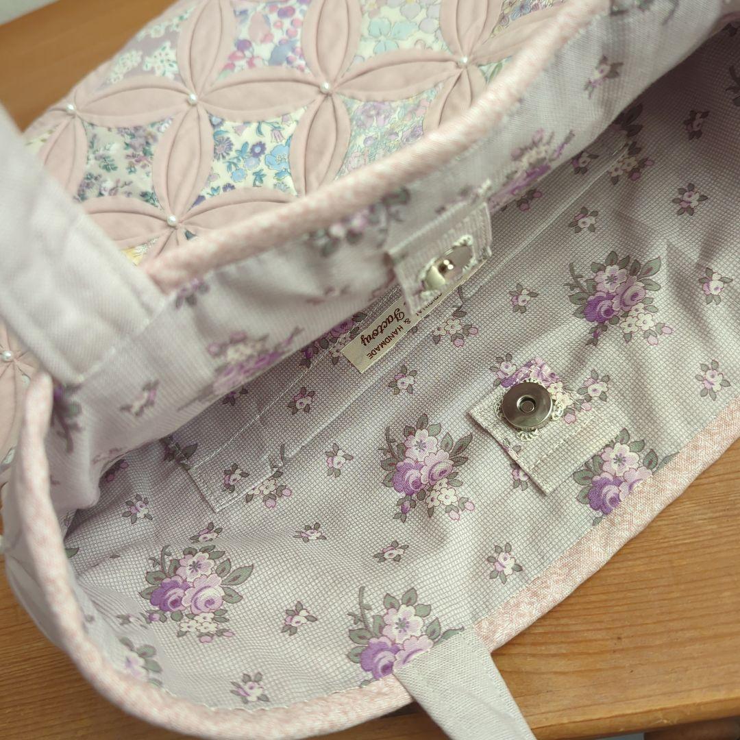 ✿リバティ✕パッチワーク✿　カテドラルウィンドウのバッグ　２点　ふぉれすと様