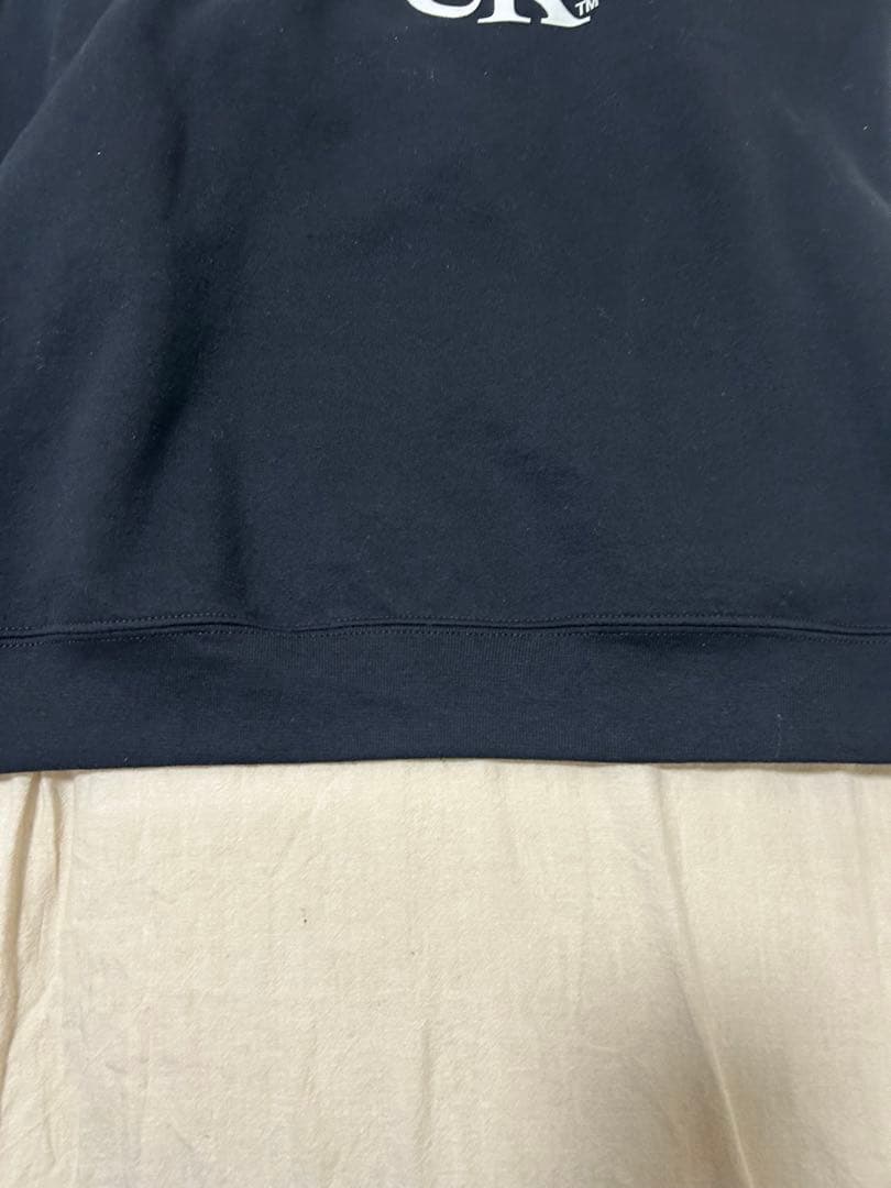 し*ん様 Creek ロゴ BLACK CREW NECK クルーネック トレー