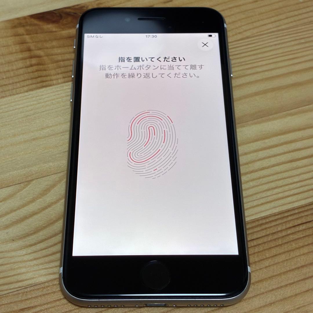 た*。様 バッテリー新品　iPhoneSE第3世代64GB SIMフリー　美品