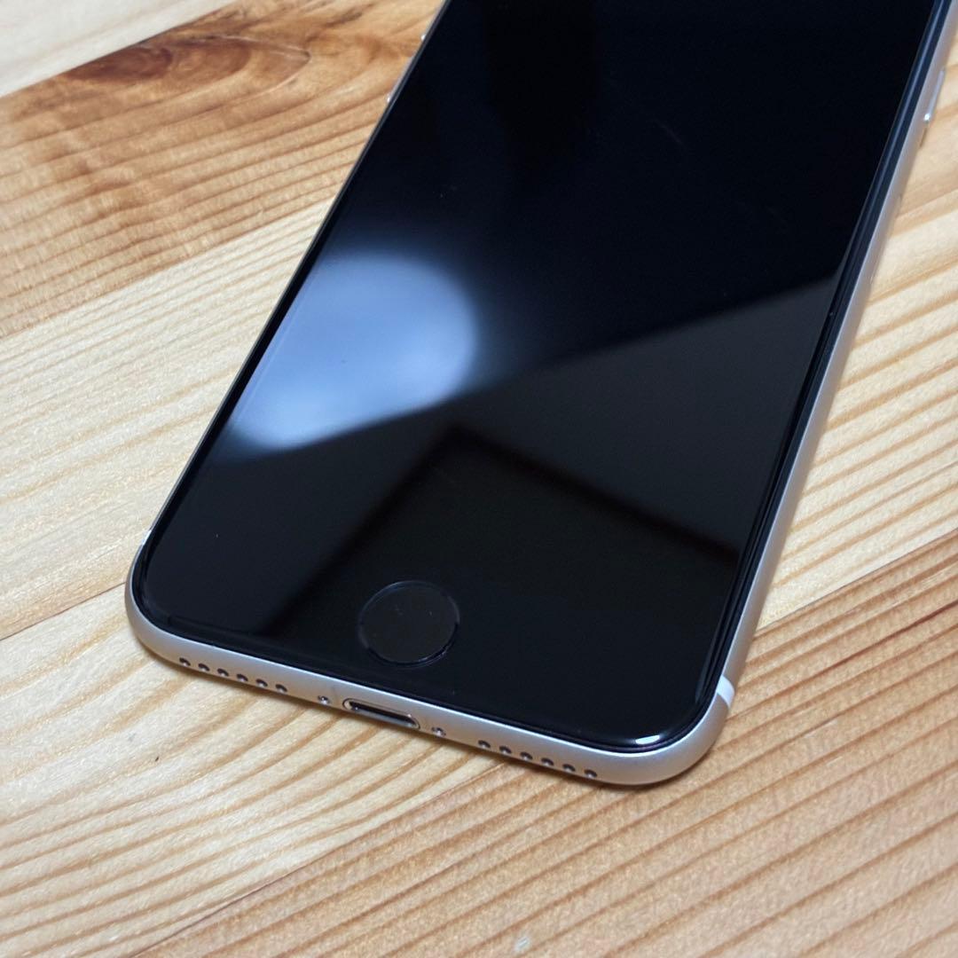 た*。様 バッテリー新品　iPhoneSE第3世代64GB SIMフリー　美品