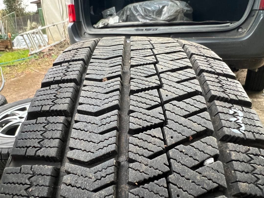 ① スタッドレスタイヤ 195/65R15 ホイールセット