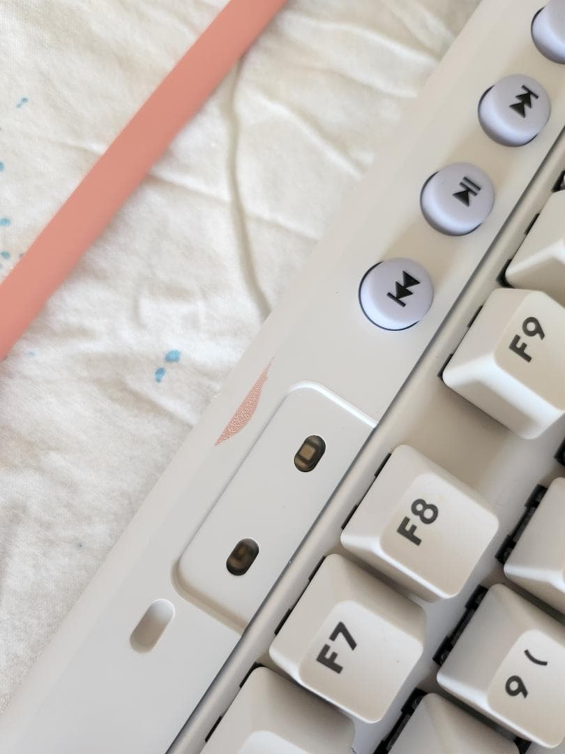 Logicoolオーロラ G715 キーボードと G705 マウス＋付属品セット