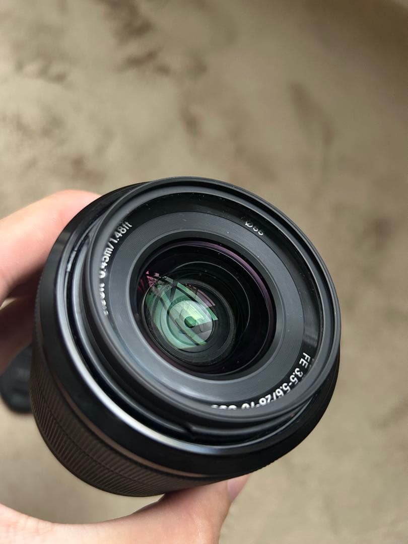 しろくろ　SONY SEL2870 Eマウントレンズ