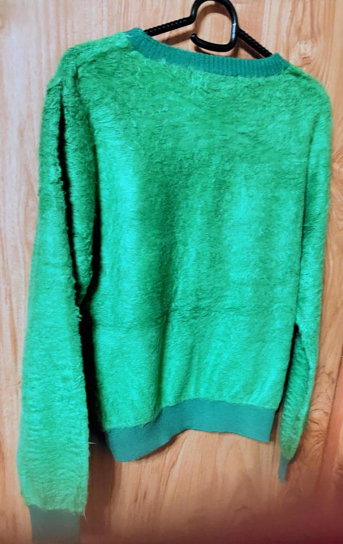 オレボレブラ（アルベロベロ）　フワフワグリーンカーディガン　ブローチ付