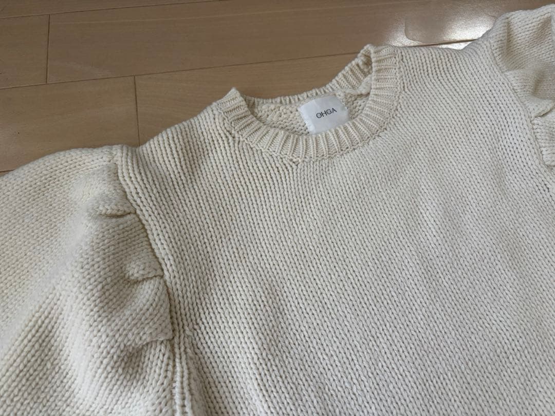 ohga オフホワイト　パフスリーブニット