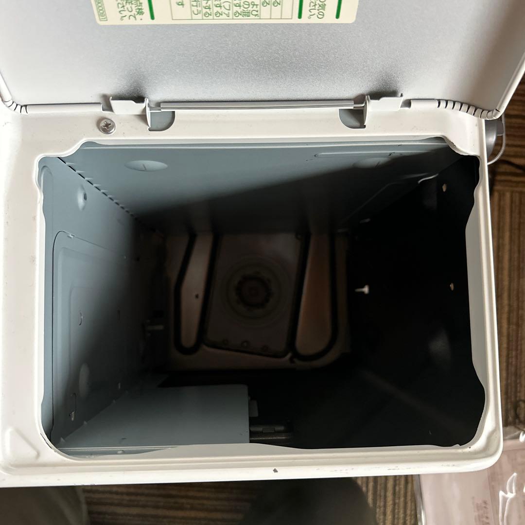 なみちゃん様　石油ファンヒーター FW-5722GR-W 　ブラック&ホワイト