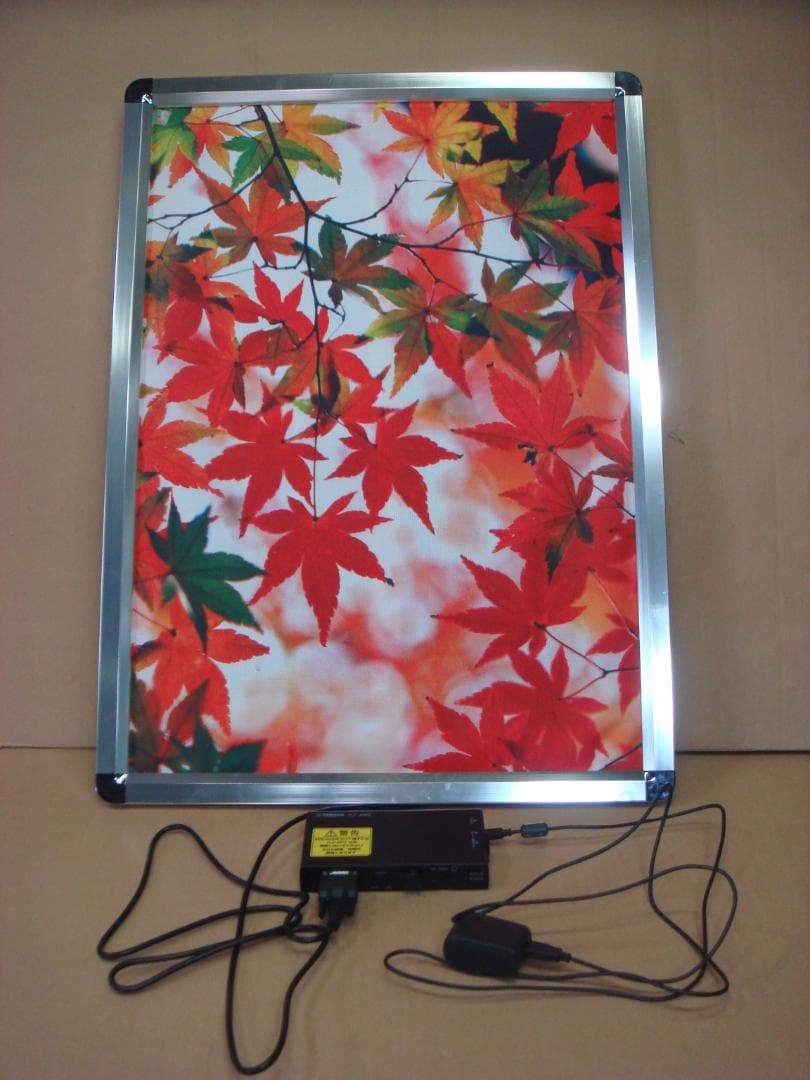 お値下げ　ポスターフレーム付きサウンドサイネージ