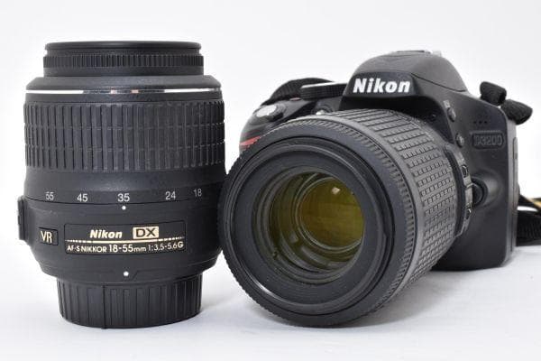 ニコン Nikon D3200 ダブルズームキット 《ショット数8116回》