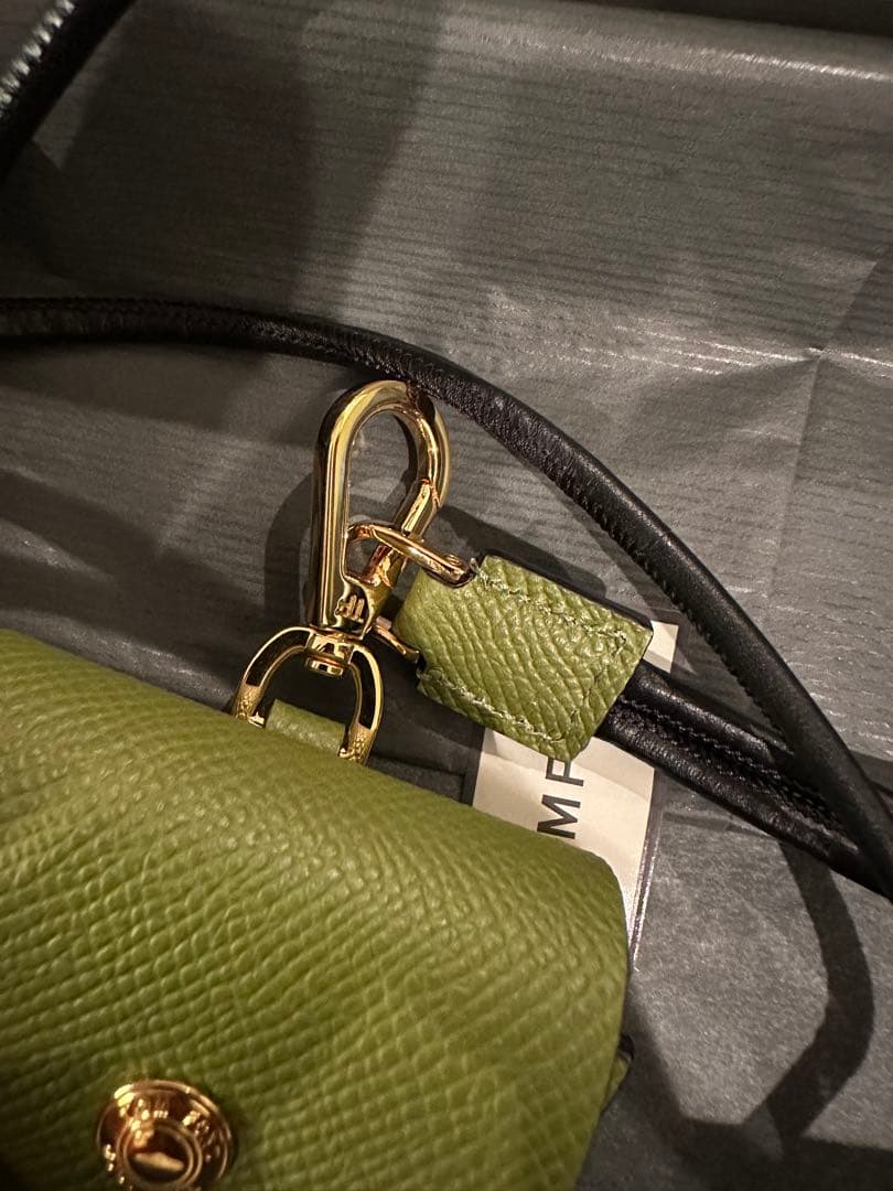 TOM FORDネックストラップ AirPods Pro ケース カラー　カーキ