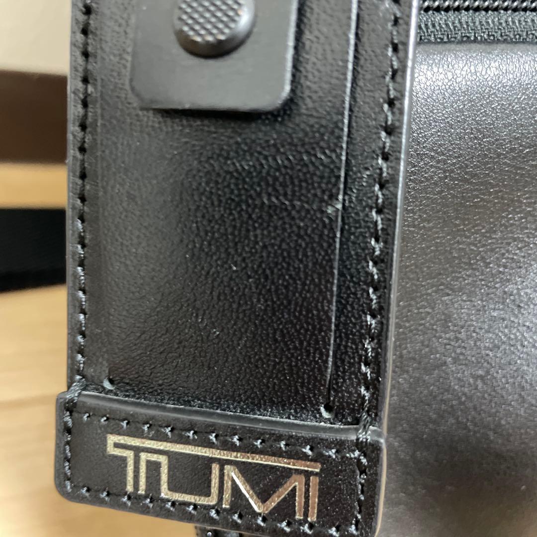 TUMI ☆ボディバッグ　ネイビー