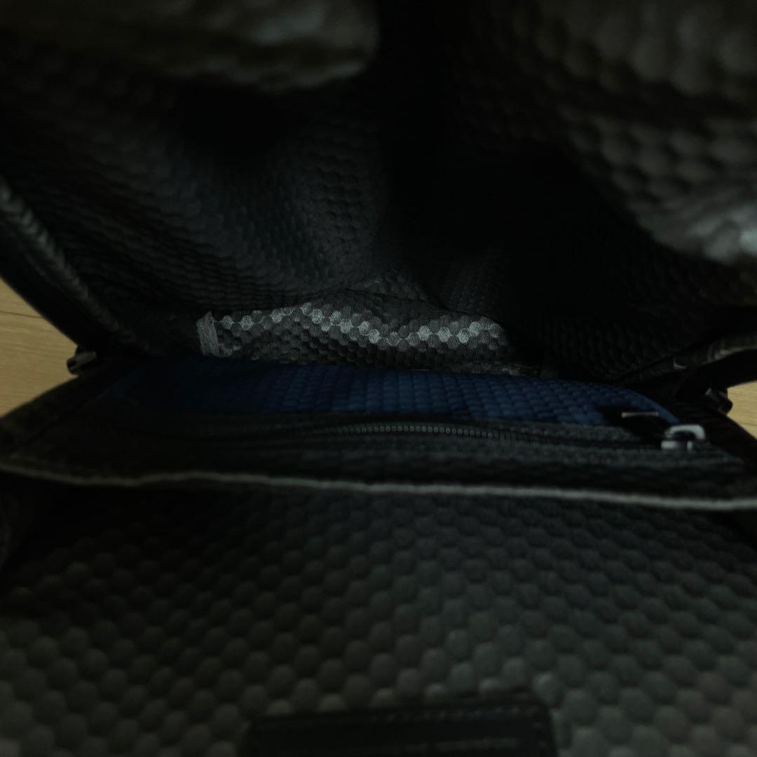 TUMI ☆ボディバッグ　ネイビー