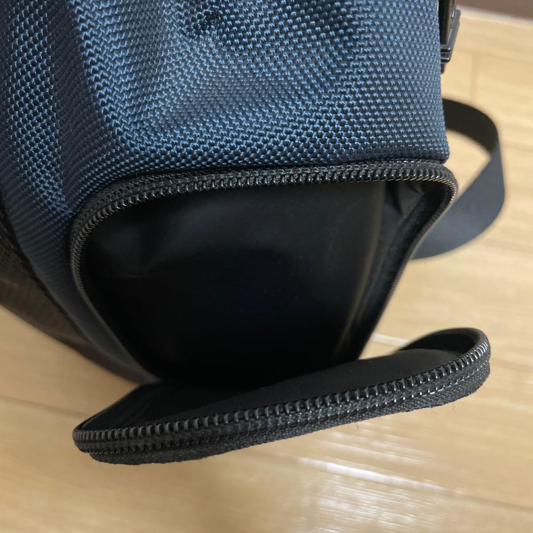 TUMI ☆ボディバッグ　ネイビー