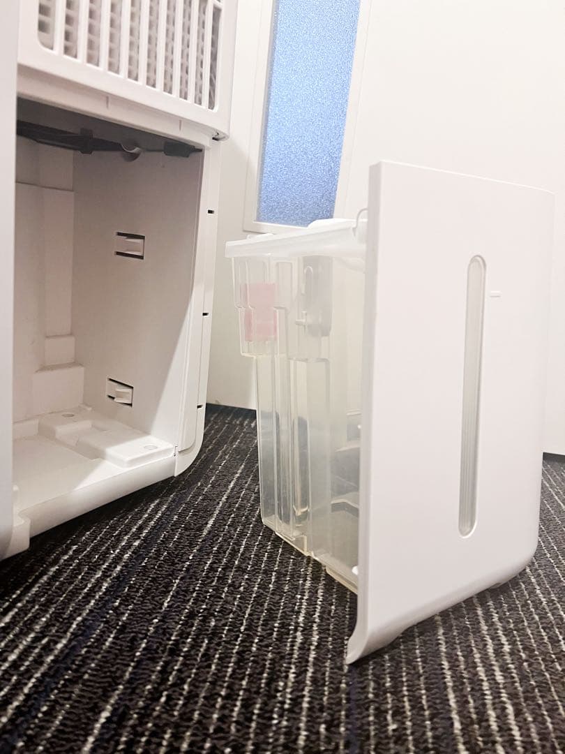 シャープSHARP 冷風・衣類乾燥除湿機 　CM-L100-W