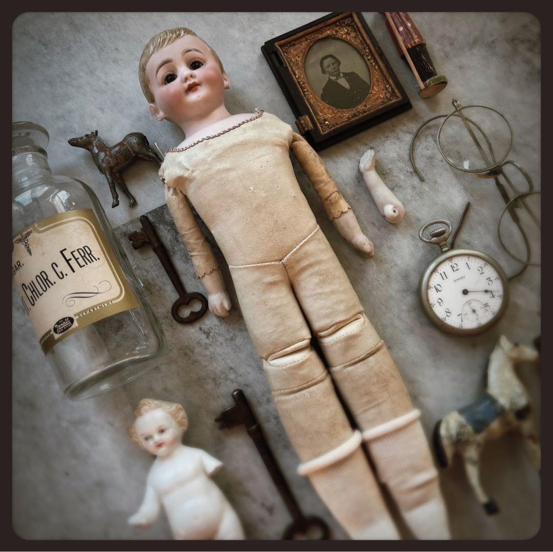 アンティーク　 ブロンドの少年　ビスクドール グラスアイ