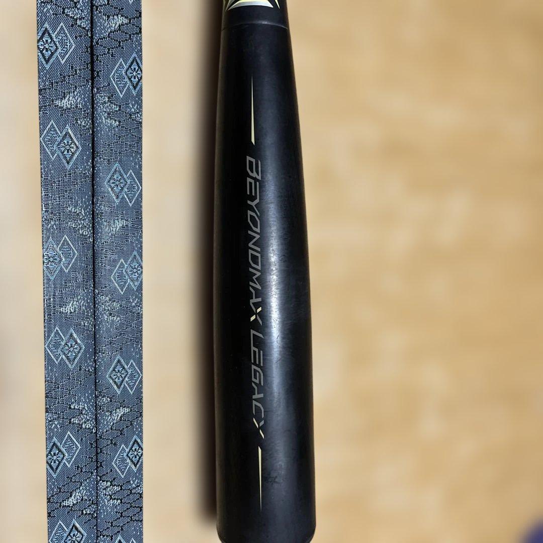 BEYOND MAX LEGACY 軟式バット ブラック一般用84cm 740ｇ