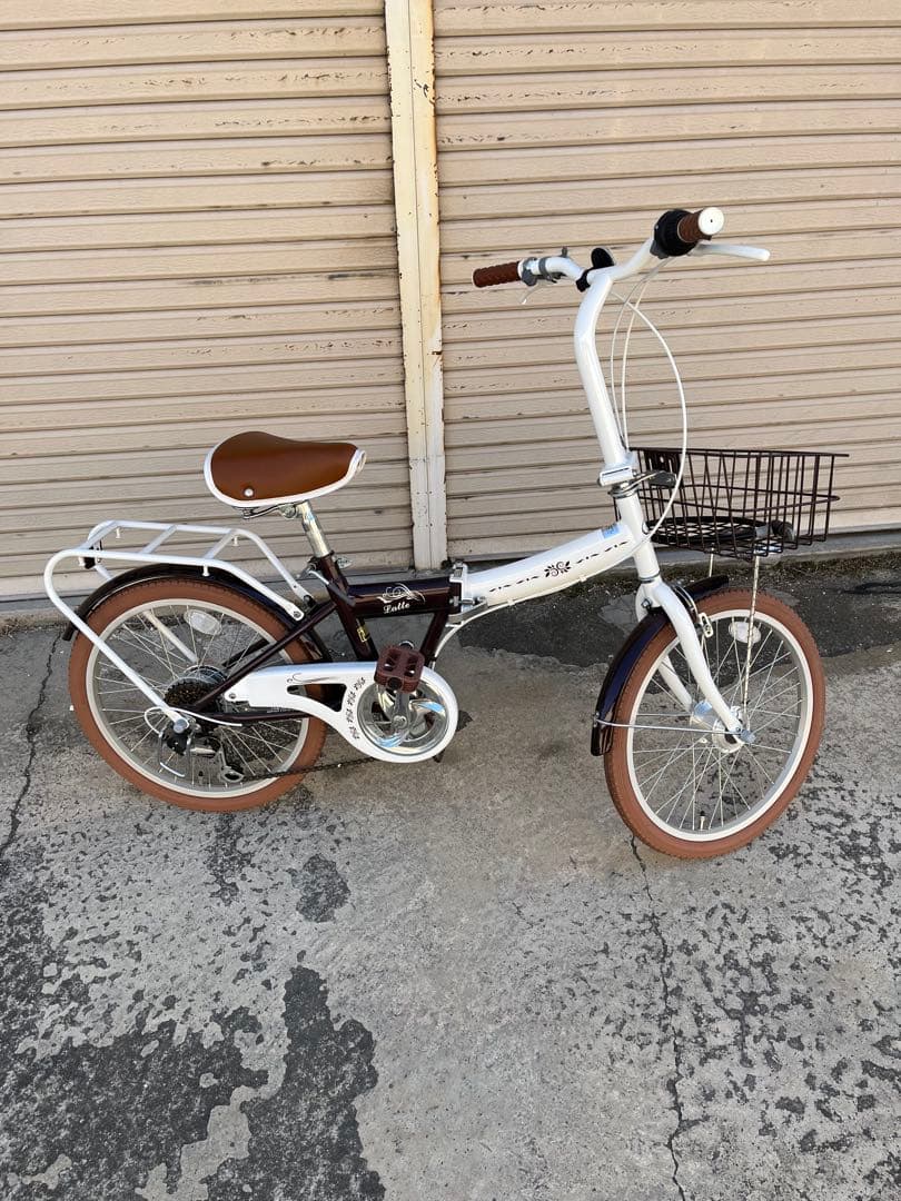 ラテ 折り畳み自転車 20インチ 6段 オートライト 前カゴ付き 直接引き取り