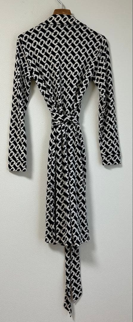 ダイアンフォンフォスティンバーグ　DVF チェーン柄　ラップワンピース