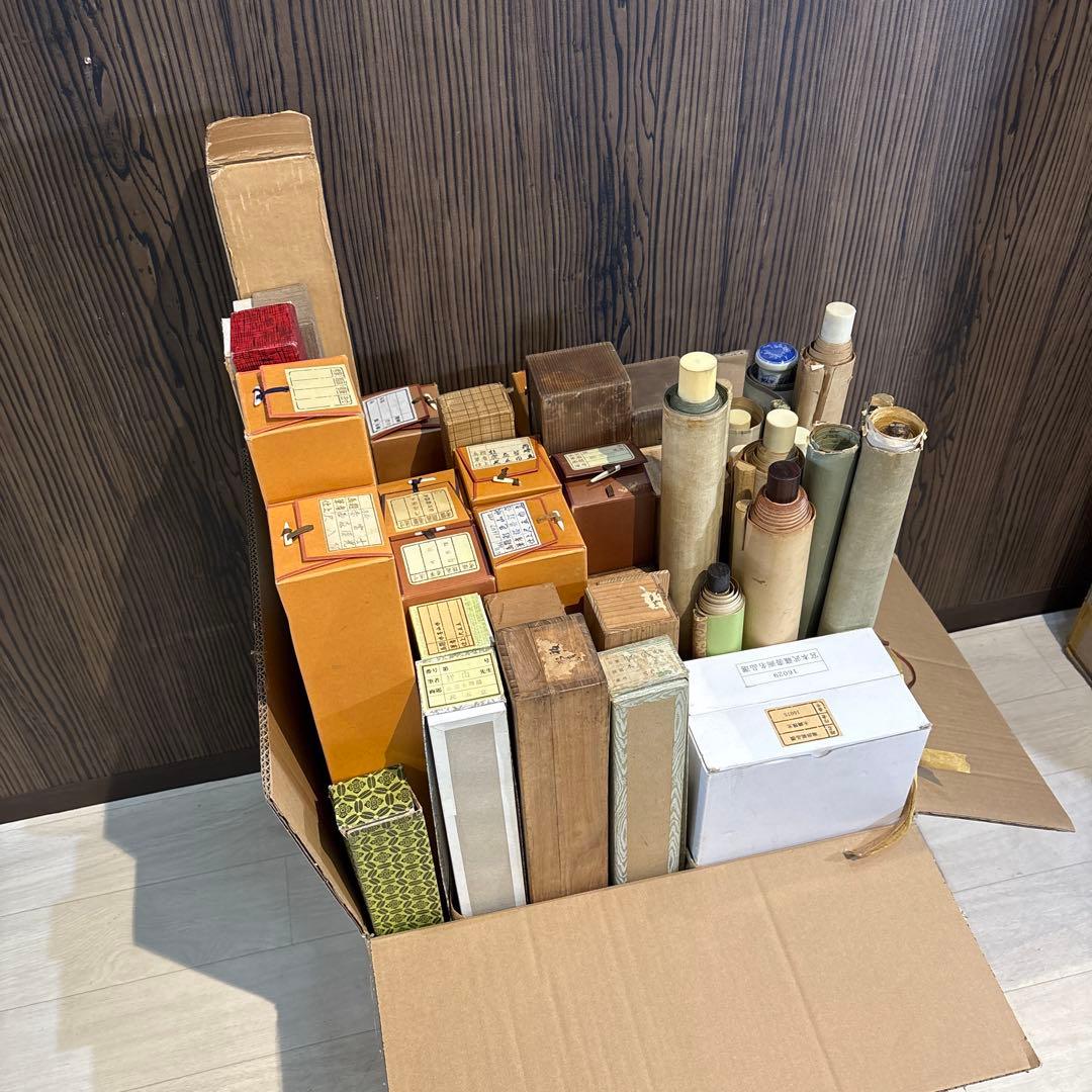 古い掛軸　たくさん