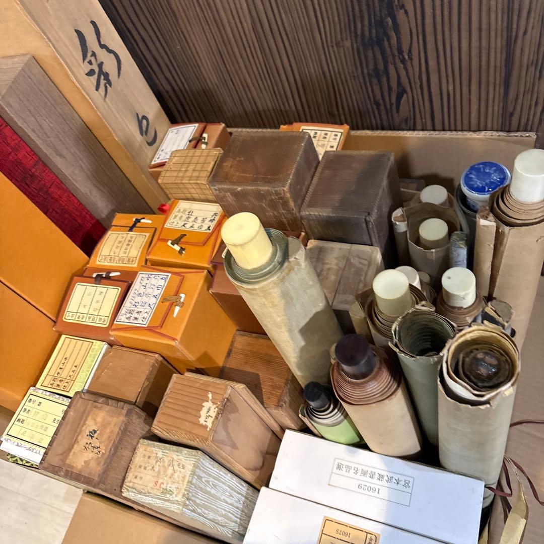 古い掛軸　たくさん