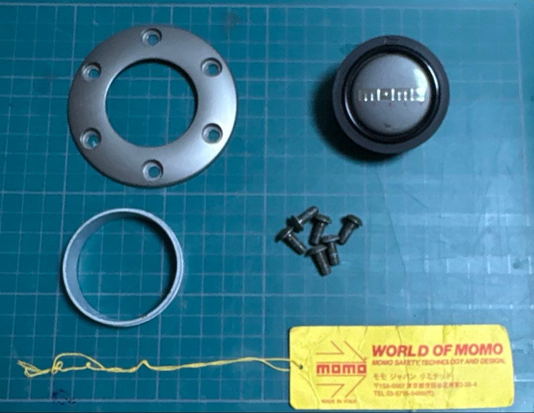 momo ステアリング　小径320